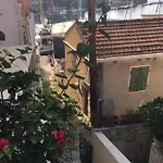 Paola's Full Sea View House 아파트