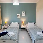 Paola's Full Sea View House 아파트 *
