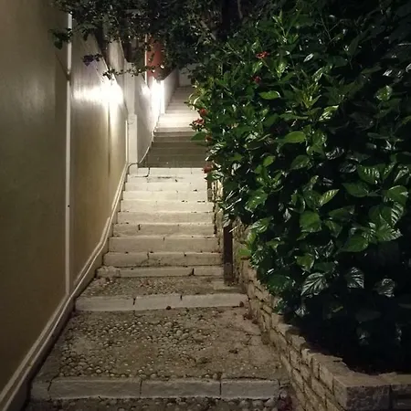 Paola's Full Sea View House Apartment