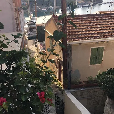 Paola's Full Sea View House דירה