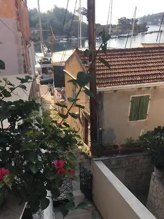 Paola's Full Sea View House * Γάιος